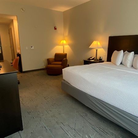 Wingate By Wyndham State Arena Raleigh/Cary Hotel Екстериор снимка