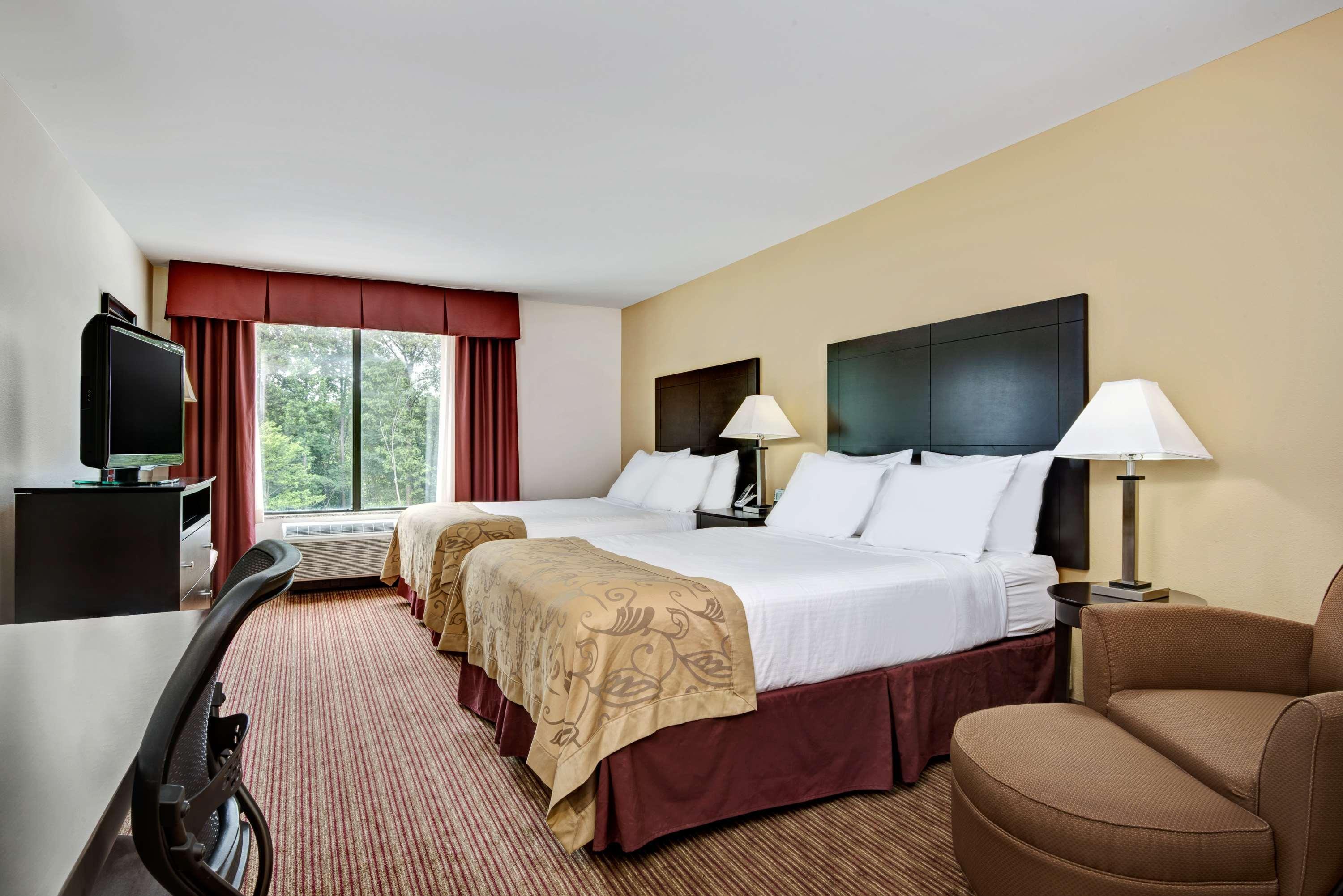 Wingate By Wyndham State Arena Raleigh/Cary Hotel Екстериор снимка