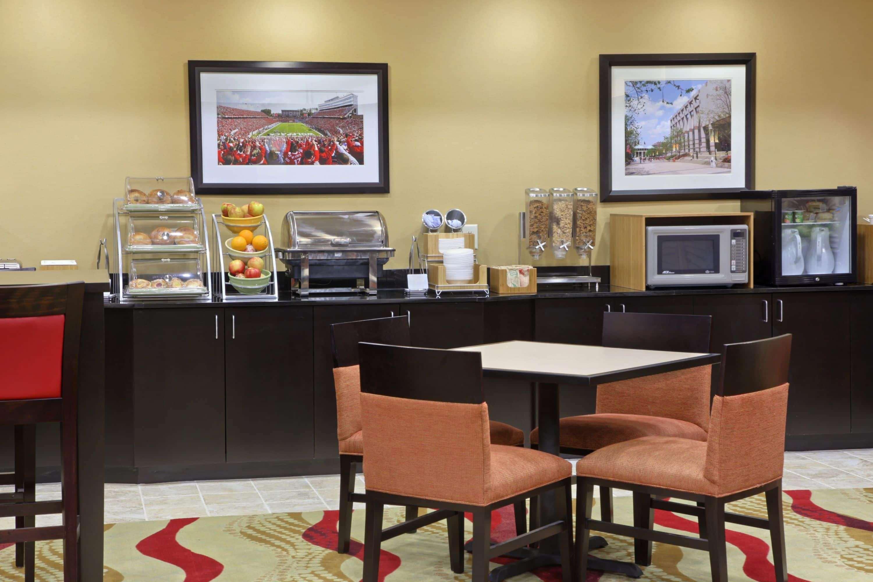 Wingate By Wyndham State Arena Raleigh/Cary Hotel Екстериор снимка