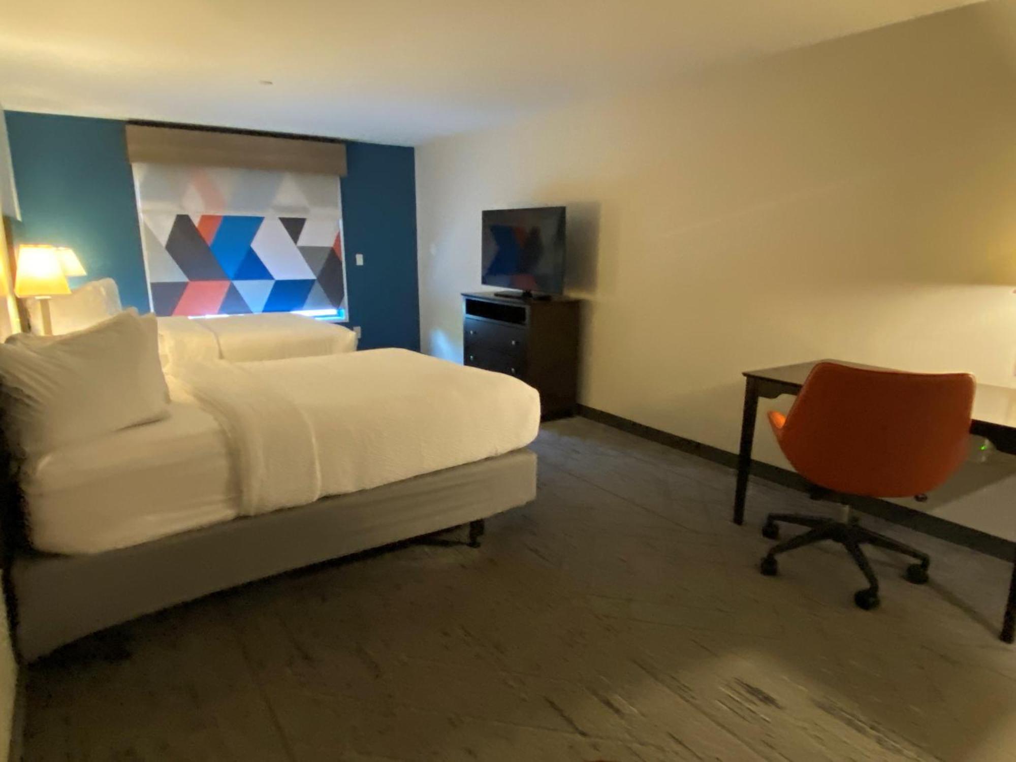 Wingate By Wyndham State Arena Raleigh/Cary Hotel Екстериор снимка