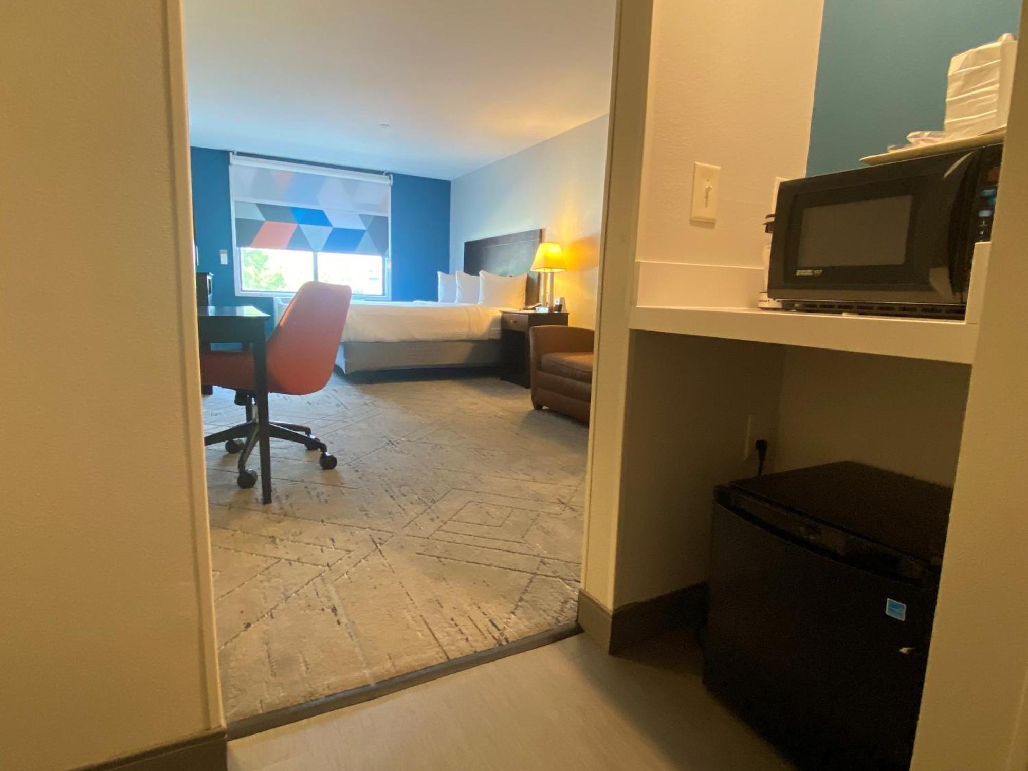 Wingate By Wyndham State Arena Raleigh/Cary Hotel Екстериор снимка