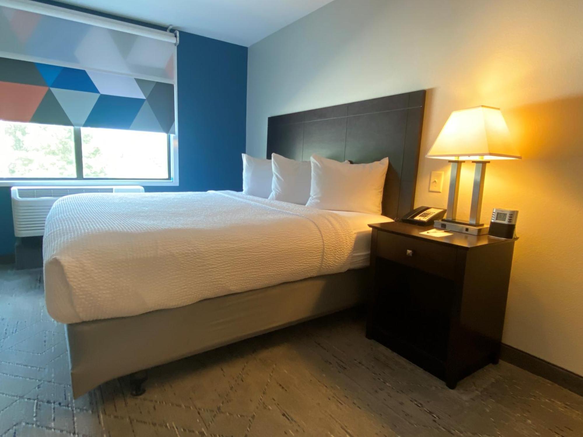 Wingate By Wyndham State Arena Raleigh/Cary Hotel Екстериор снимка