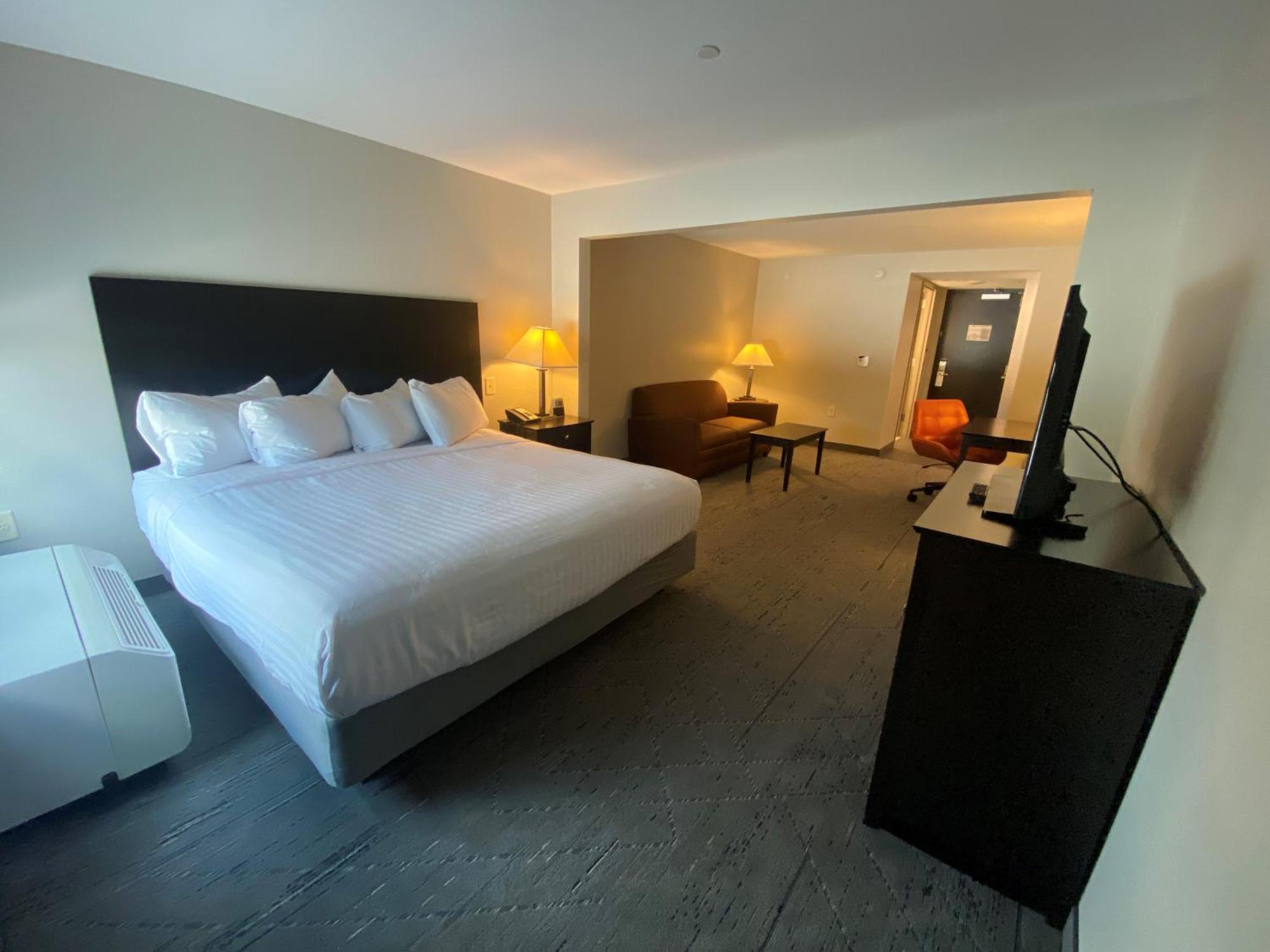 Wingate By Wyndham State Arena Raleigh/Cary Hotel Екстериор снимка