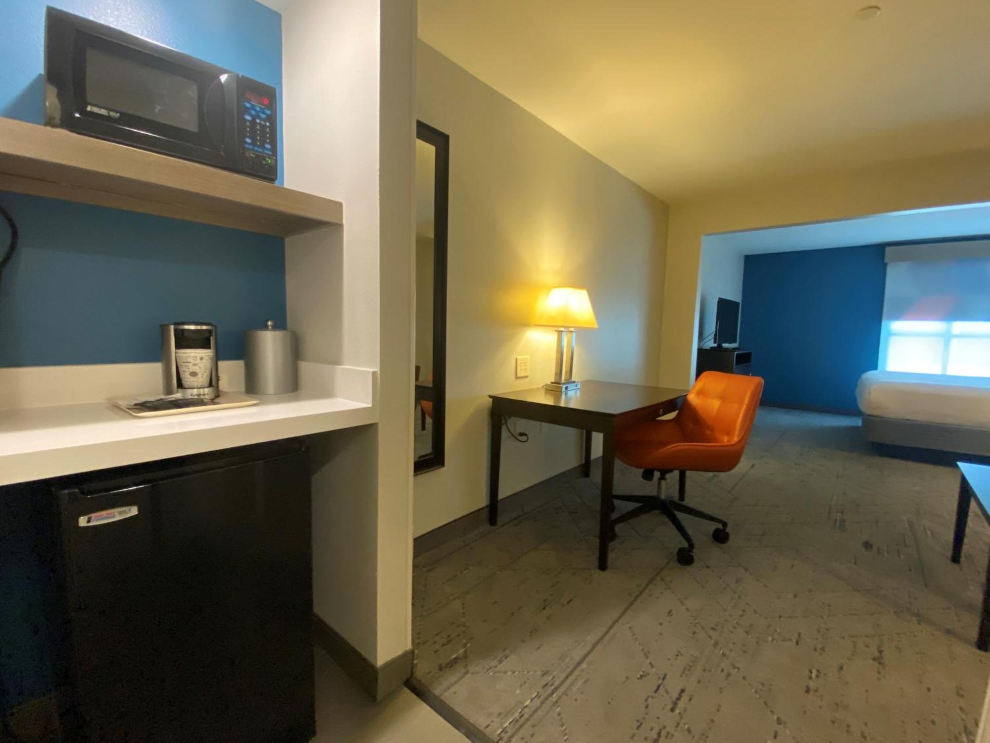 Wingate By Wyndham State Arena Raleigh/Cary Hotel Екстериор снимка