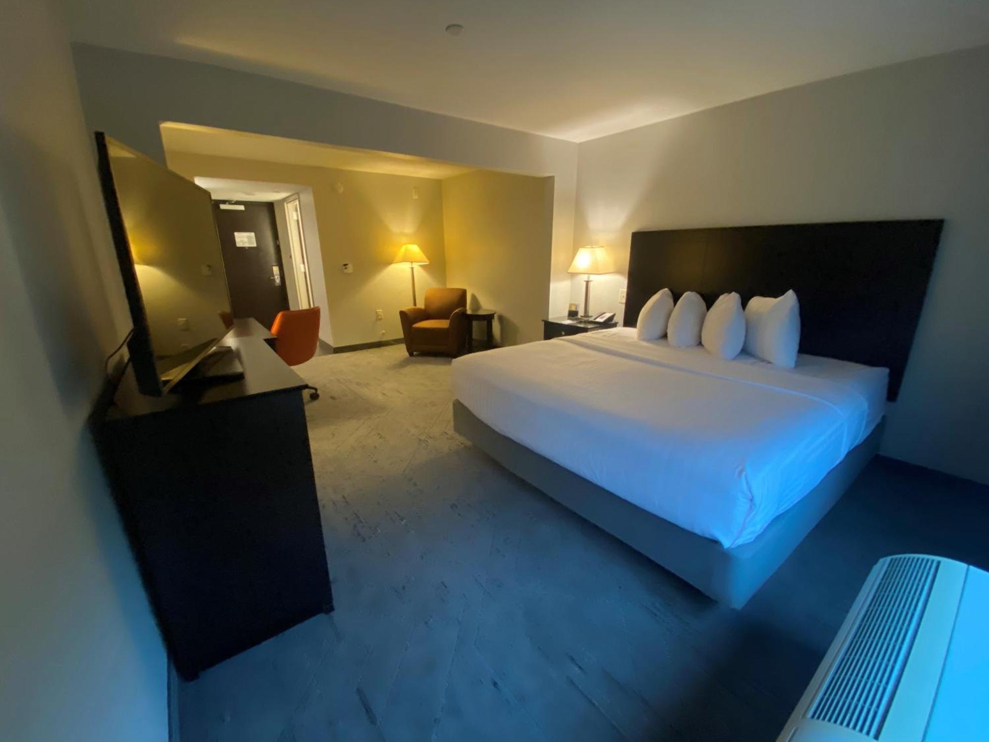 Wingate By Wyndham State Arena Raleigh/Cary Hotel Екстериор снимка