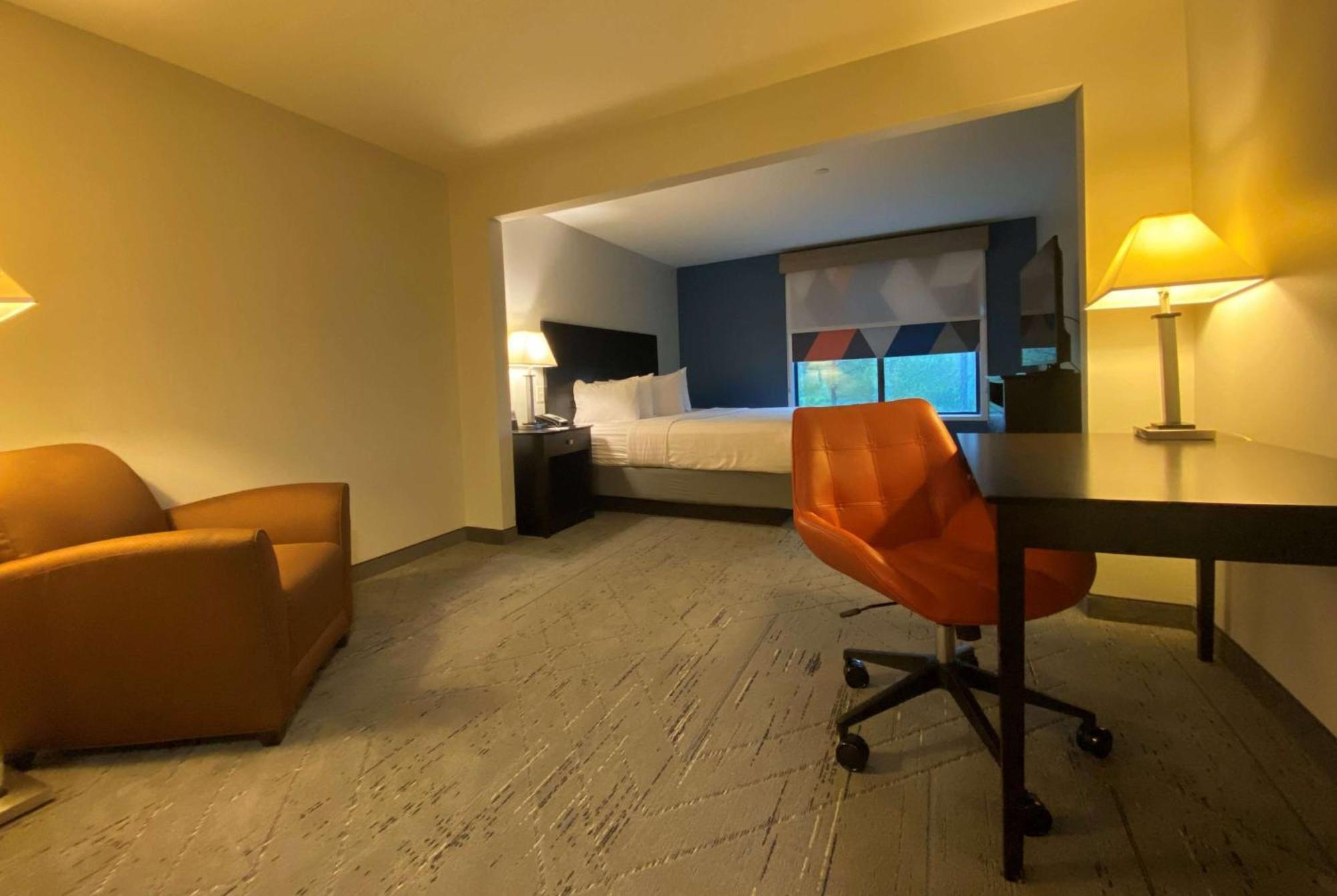 Wingate By Wyndham State Arena Raleigh/Cary Hotel Екстериор снимка