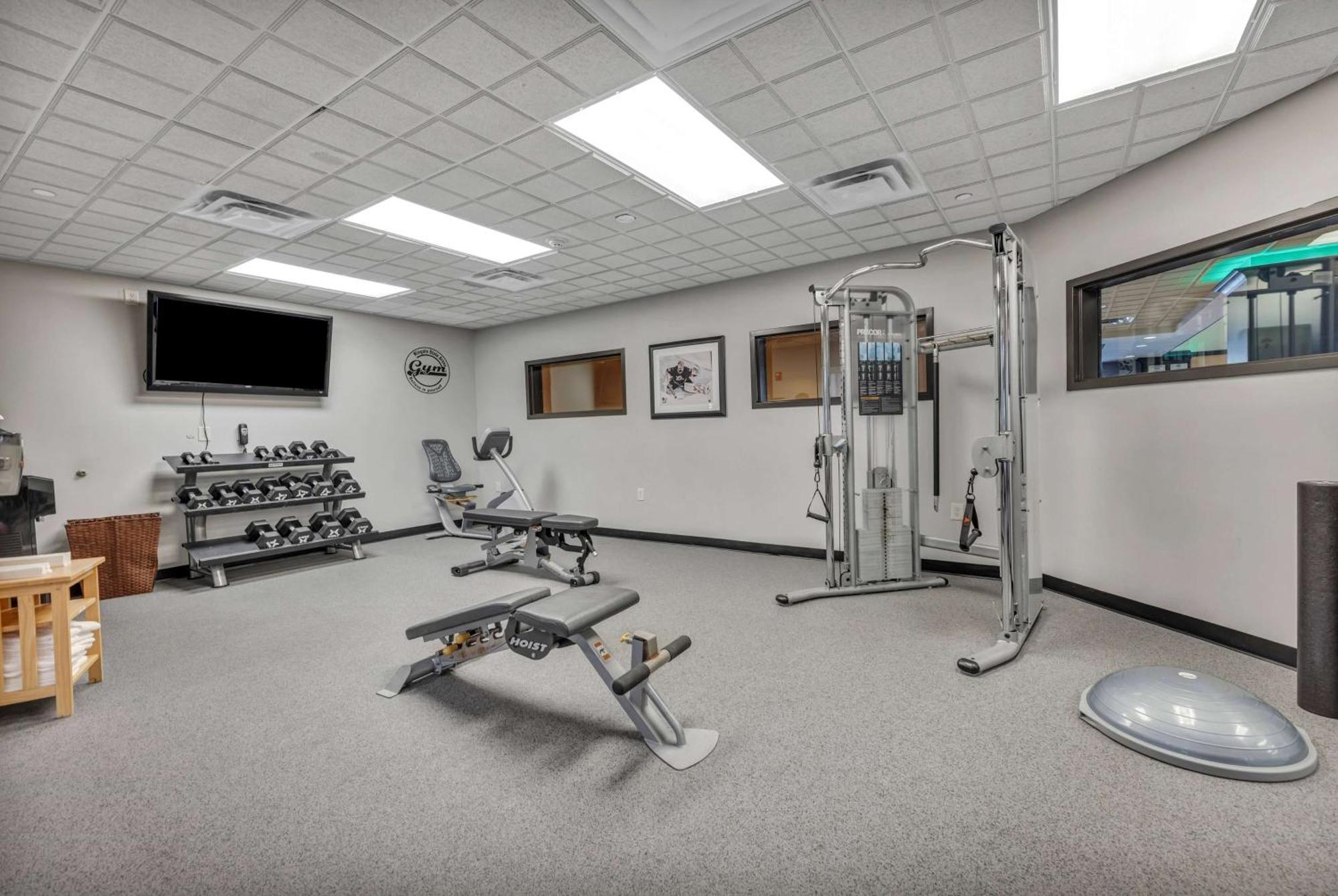 Wingate By Wyndham State Arena Raleigh/Cary Hotel Екстериор снимка