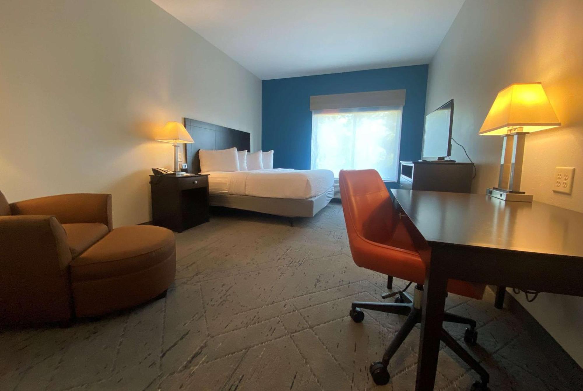 Wingate By Wyndham State Arena Raleigh/Cary Hotel Екстериор снимка
