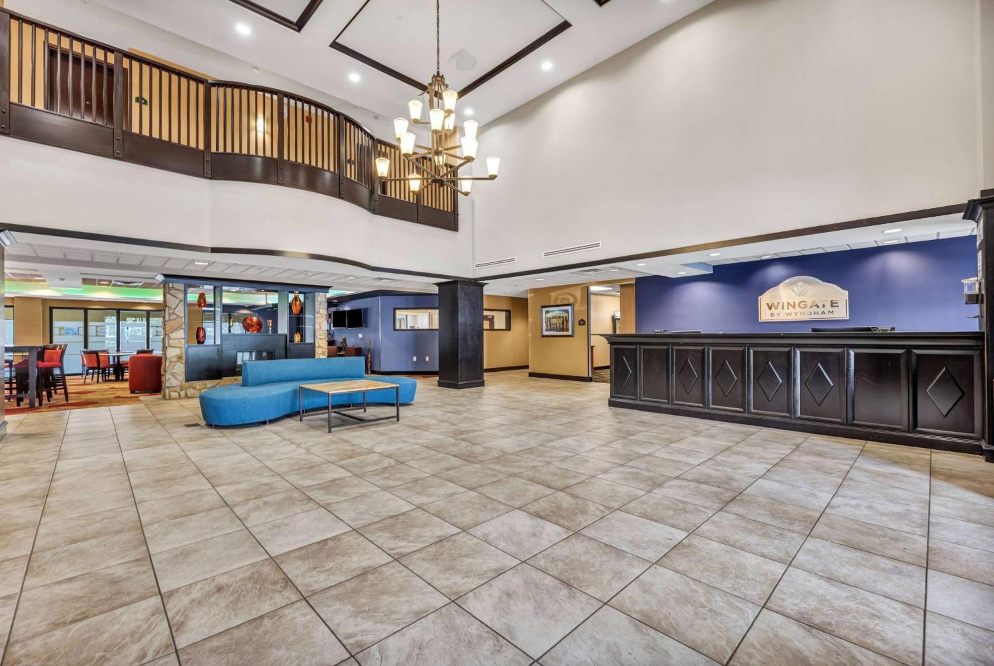Wingate By Wyndham State Arena Raleigh/Cary Hotel Екстериор снимка