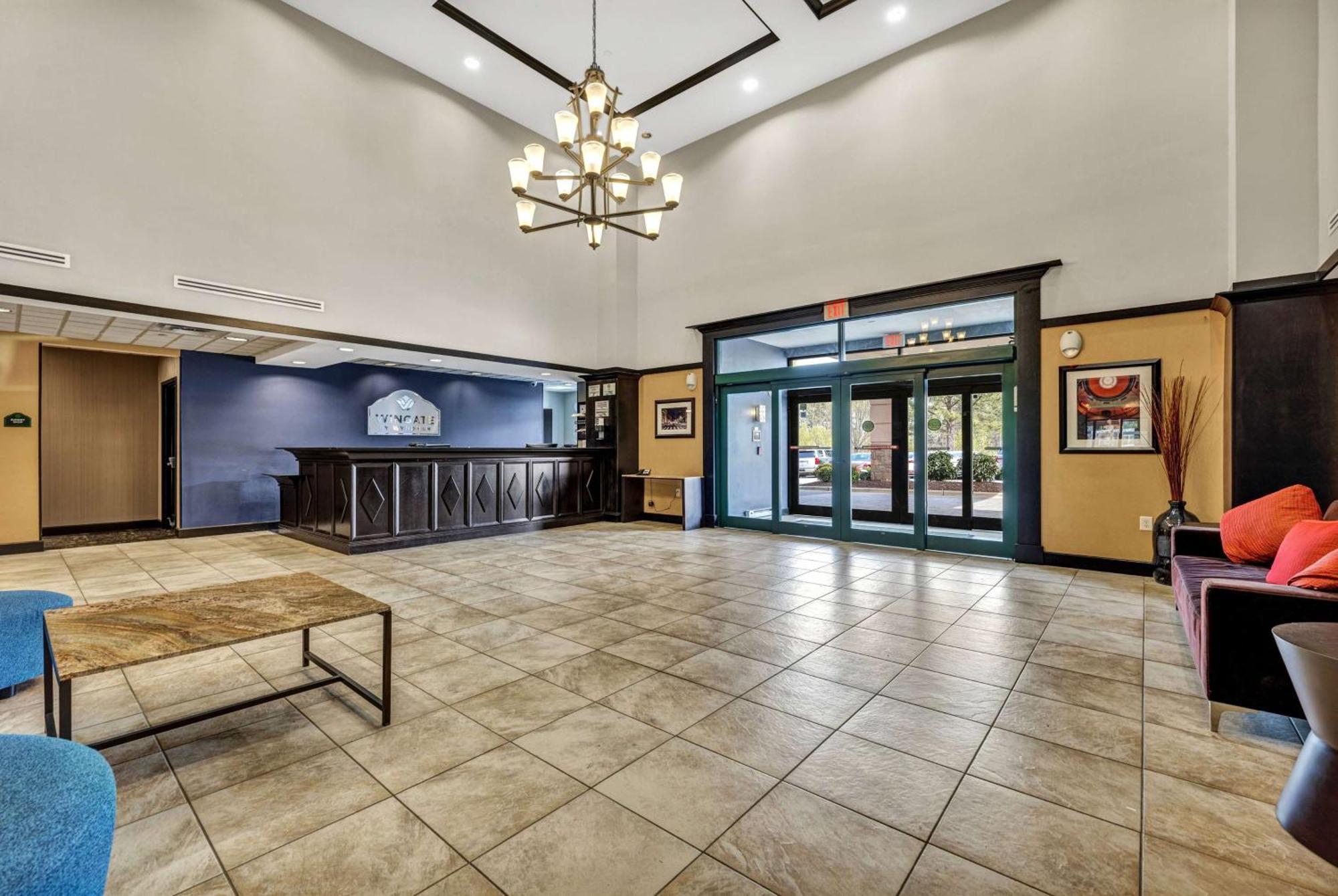 Wingate By Wyndham State Arena Raleigh/Cary Hotel Екстериор снимка