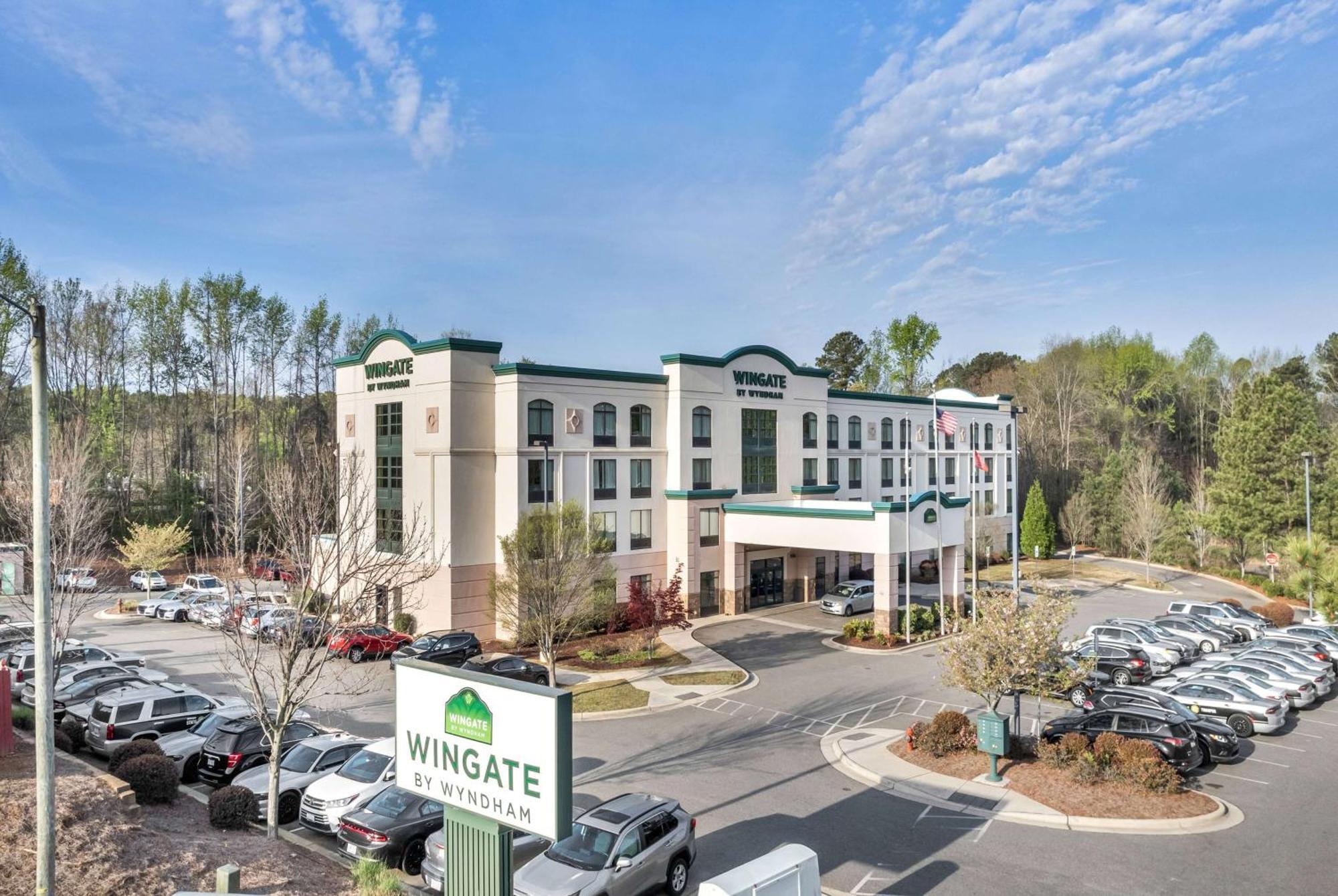 Wingate By Wyndham State Arena Raleigh/Cary Hotel Екстериор снимка