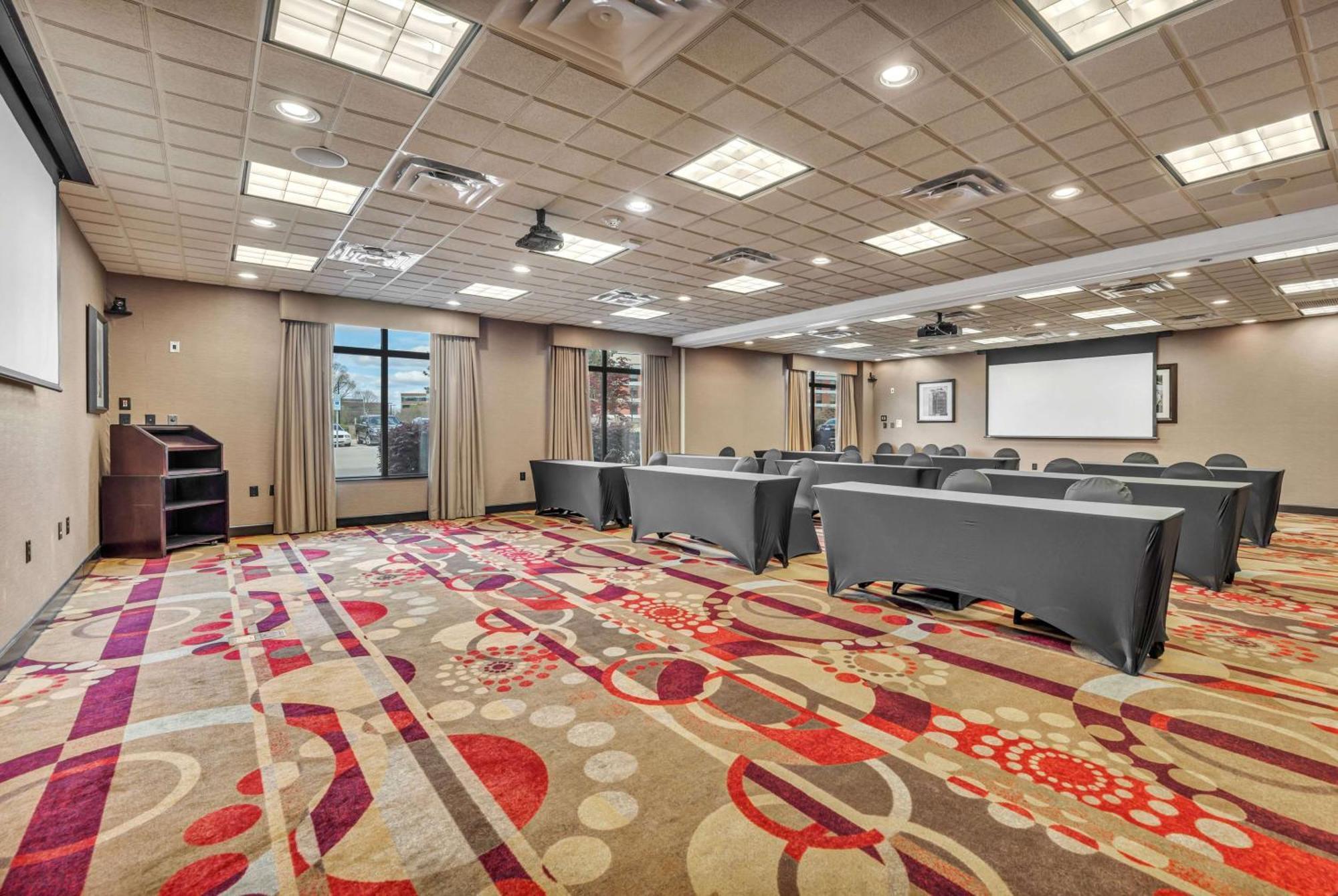Wingate By Wyndham State Arena Raleigh/Cary Hotel Екстериор снимка