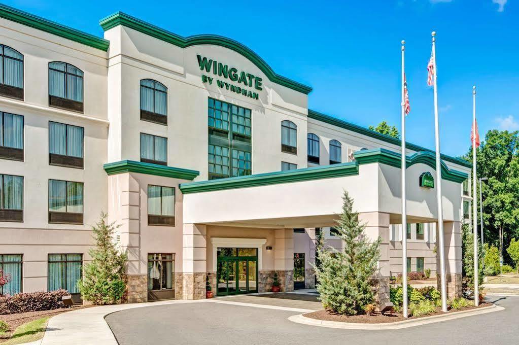 Wingate By Wyndham State Arena Raleigh/Cary Hotel Екстериор снимка